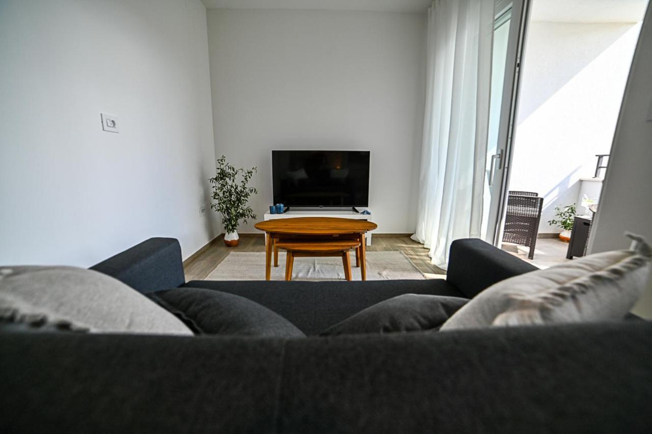 Apartment Perlitto ツレス エクステリア 写真